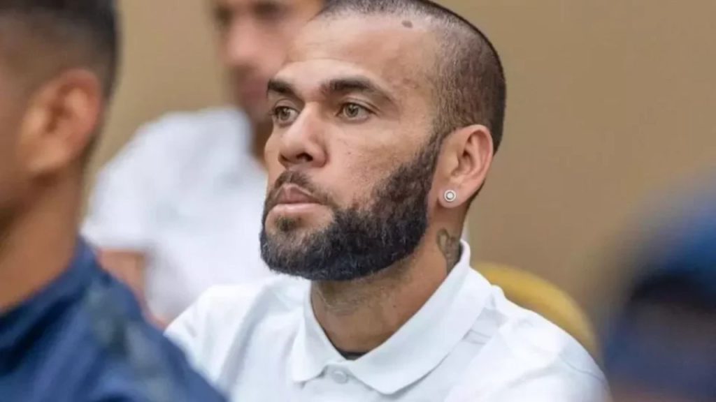 Depois de ter condenação de estupro anulada pela Justiça, Daniel Alves deve receber valor milionário