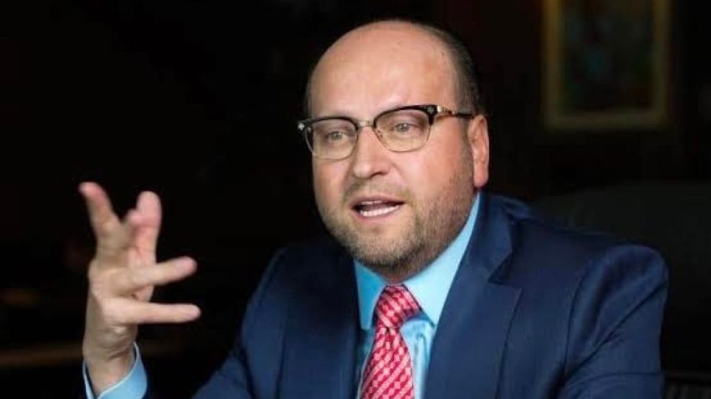Advogado conhecido por ter vida de luxo é citado em investigação sobre fraude no INSS