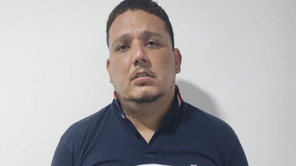 Condenado a 57 anos por dec4pit4r mulher é preso em condomínio de luxo na Ponta Negra