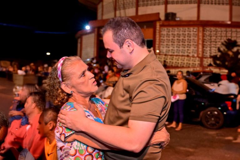 A1AABB3B-4882-47A5-998A-1E62243871BC