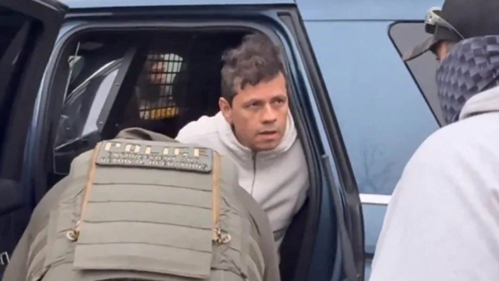 'Compro a passagem hoje': brasileiro implora por liberdade ao ser preso por agentes de imigração