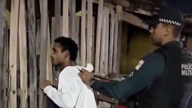 'Mãe! Socorro!': ladrão de moto dá endereço falso aos policiais e tenta enganá-los antes de chegar à delegacia